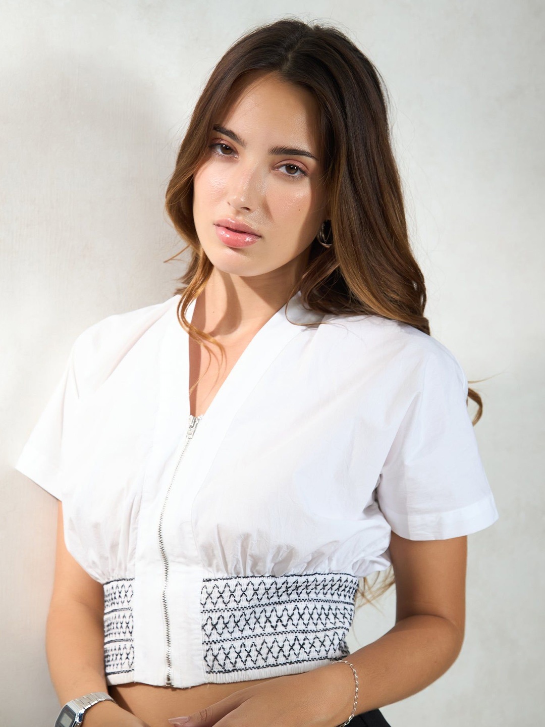 

Virgio Women Cotton V-Neck Crop Length Solid Short Sleeve Top, White