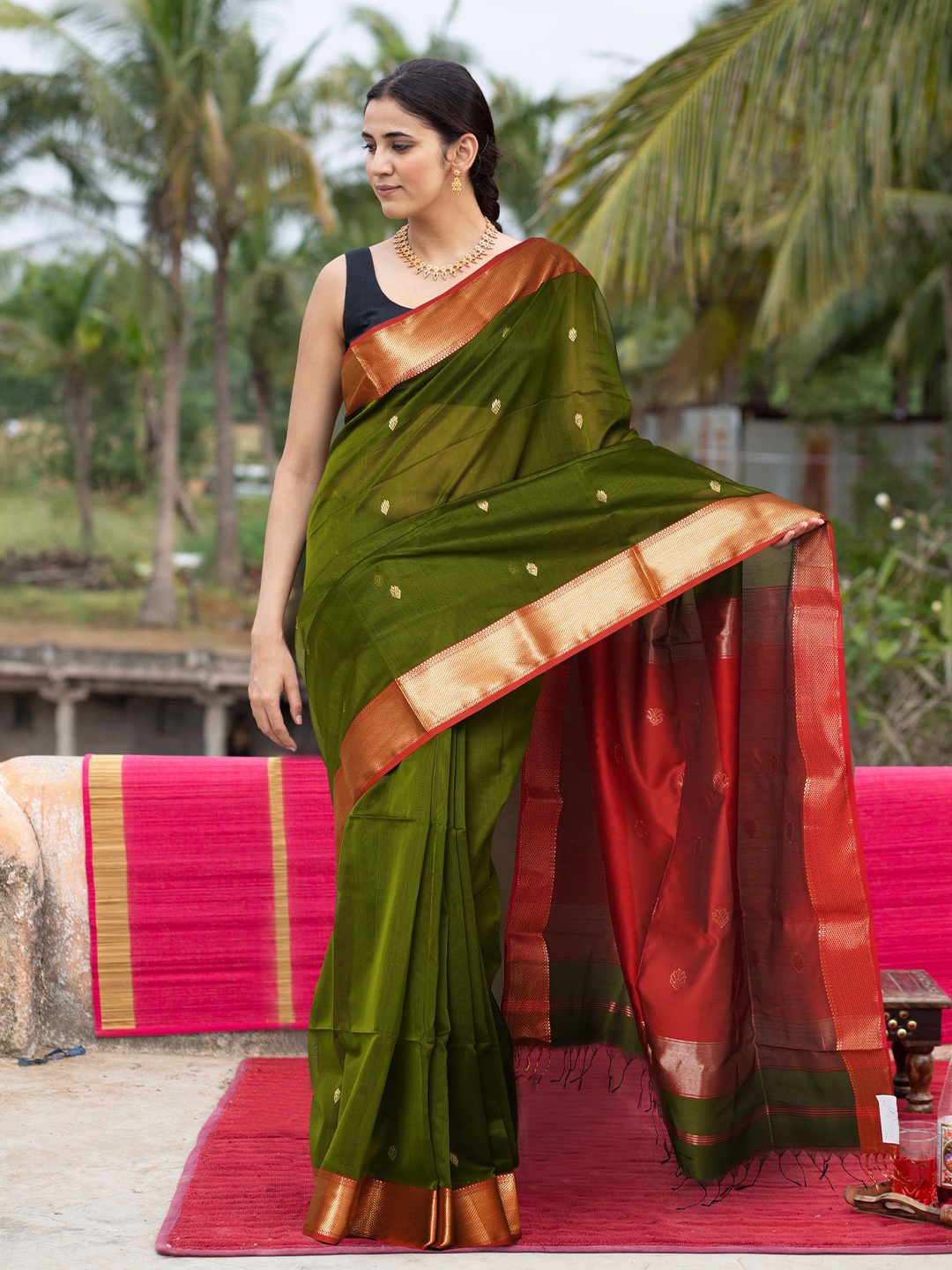 

Unnati Silks Woven Design Zari Handloom Maheshwari Saree, Olive