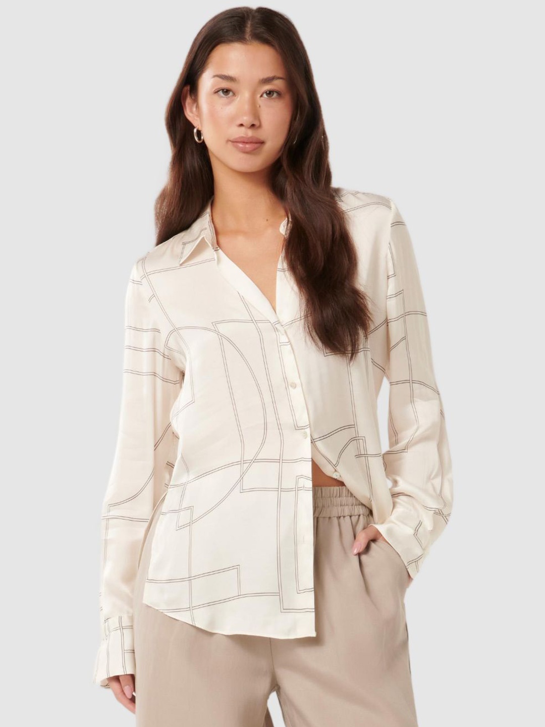 

Forever New Women Classic Spread Collar Abstract Printed Casual Shirt, Off white