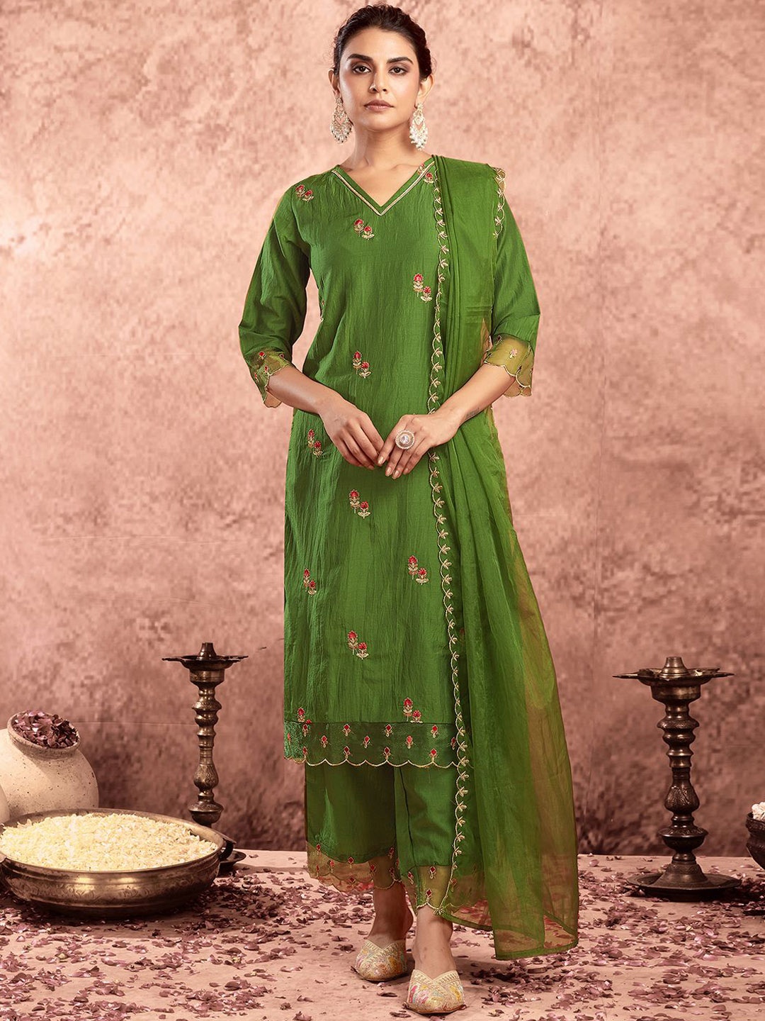 

KALINI Ethnic Motifs Embroidered Sequinned Kurta with Palazzo & Dupatta, Green