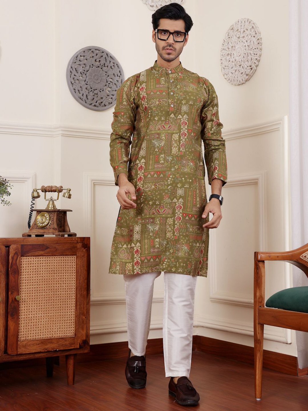 

Rawayi Ethnic Motifs Printed Mandarin Collar Straight Kurta, Green