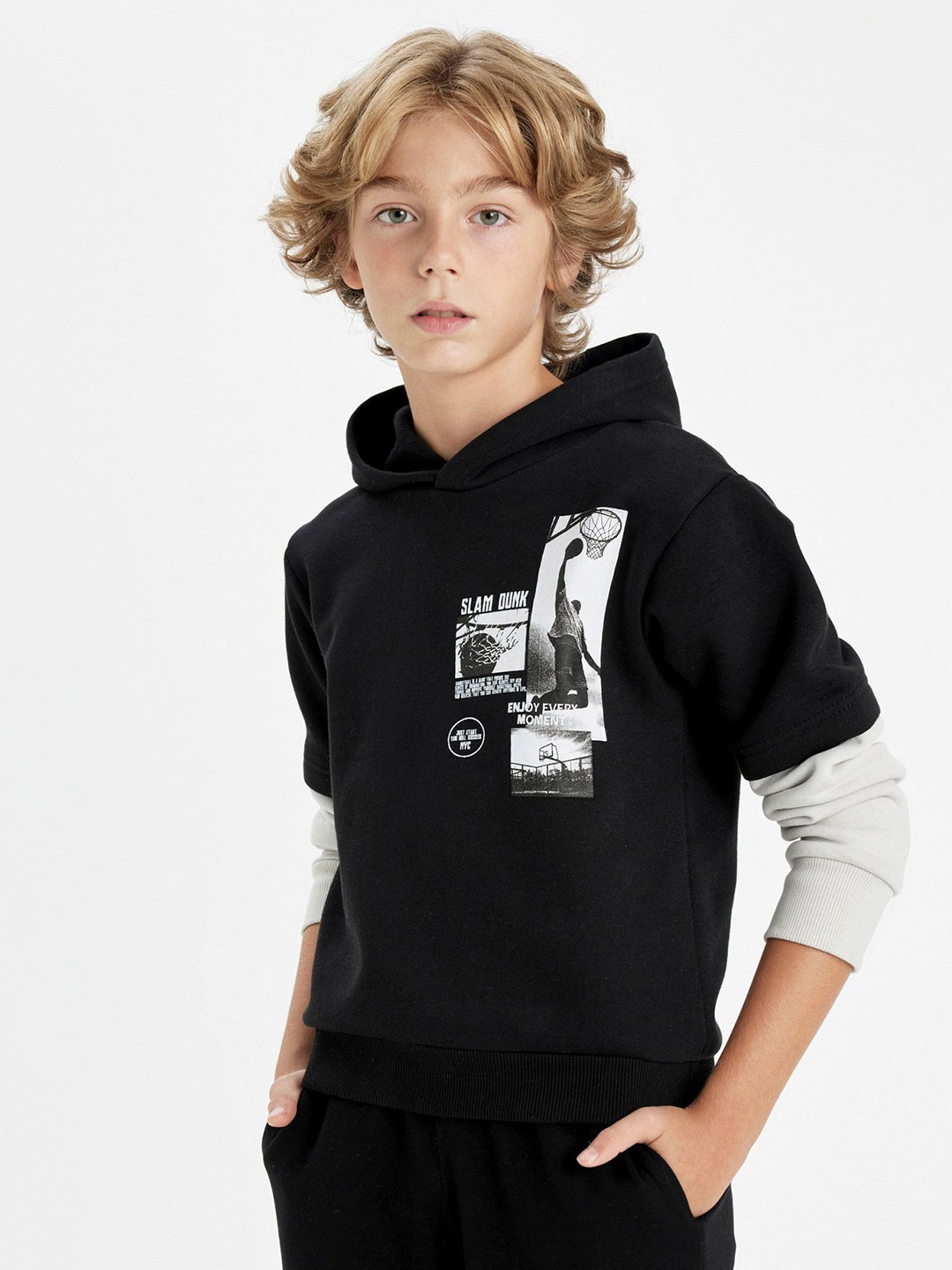 

DeFacto Boys Graphic Printed Pullover, Black