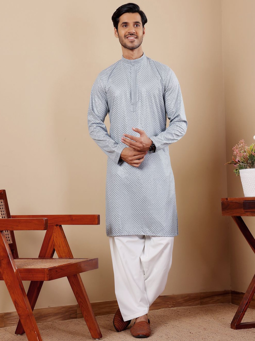 

Rawayi Abstract Woven Design Band Collar Straight Kurta, Blue