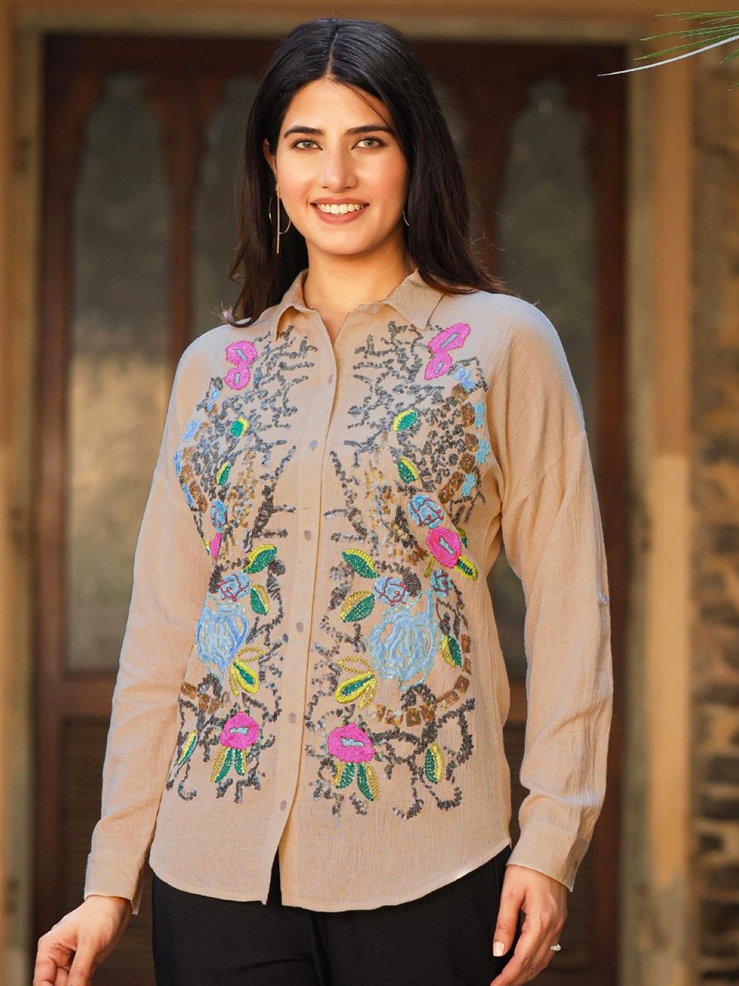 

Juniper Women Classic Spread Collar Floral Printed Casual Shirt, Beige