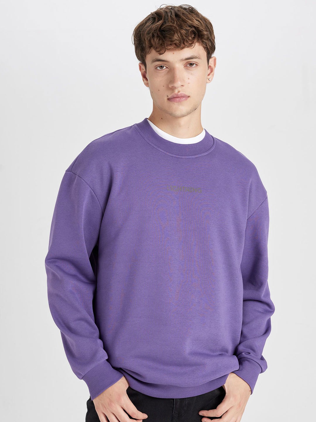 

DeFacto Men Long Sleeves Round Neck Pullover, Purple