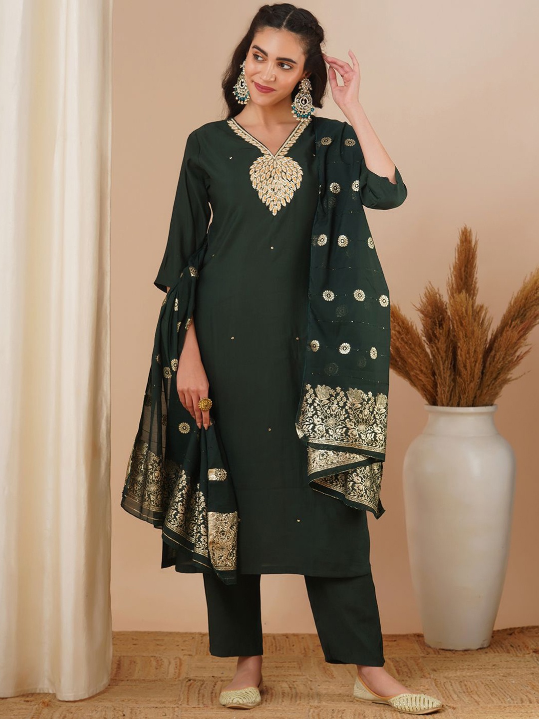 

FASHOR Ethnic Motifs Embroidered Beads & Stones Straight Kurta With Trousers & Dupatta, Green