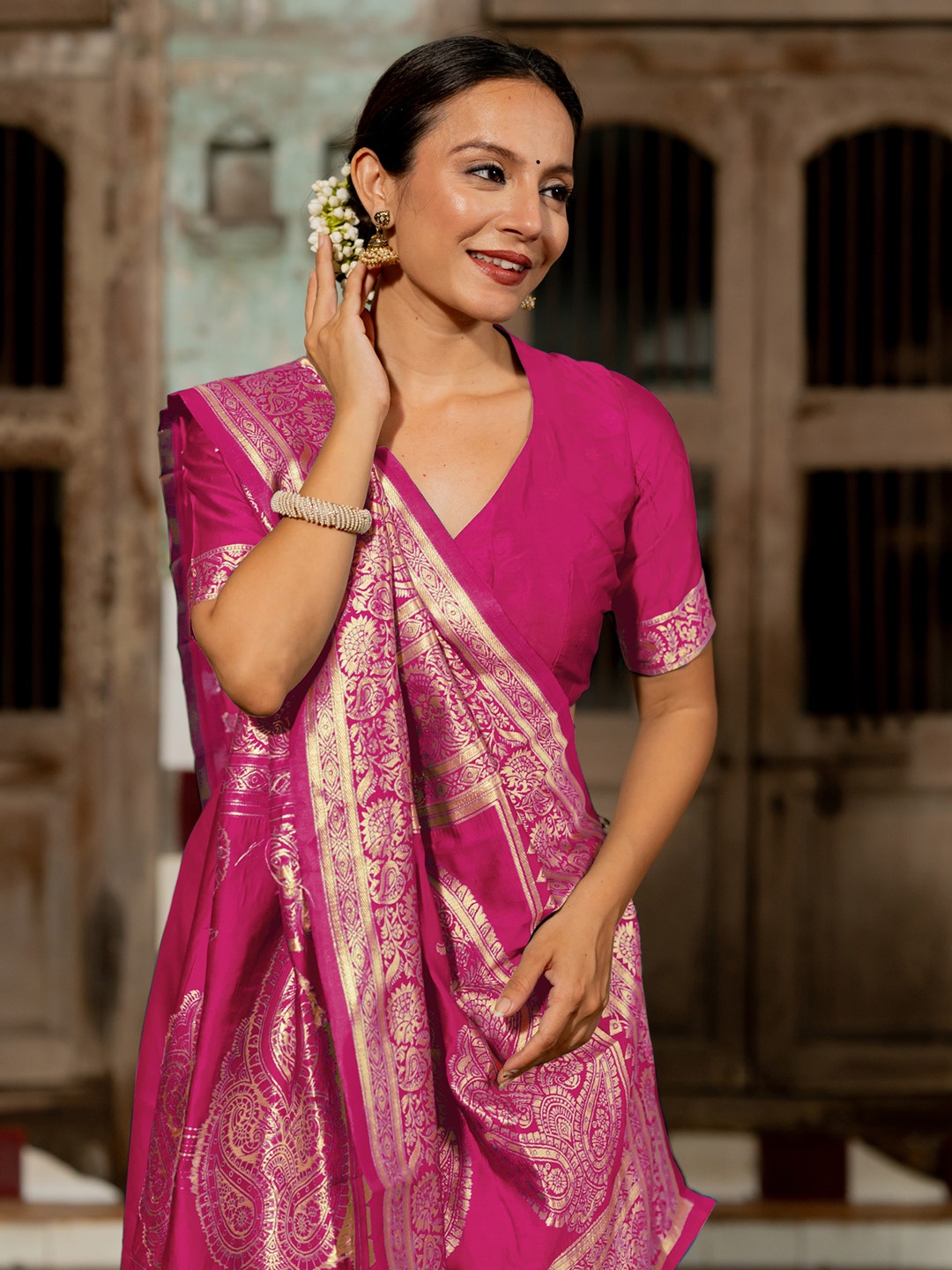 

Subham Woven Design Zari Silk Blend Kanjeevaram Saree, Pink