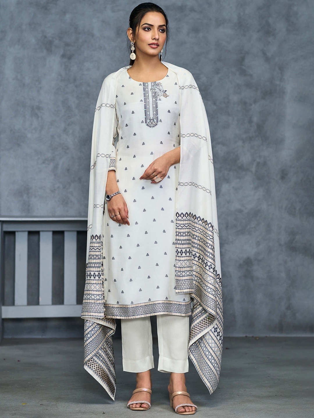 

all about you Floral Embroidered Regular Straight Kurta with Trousers & Dupatta, White