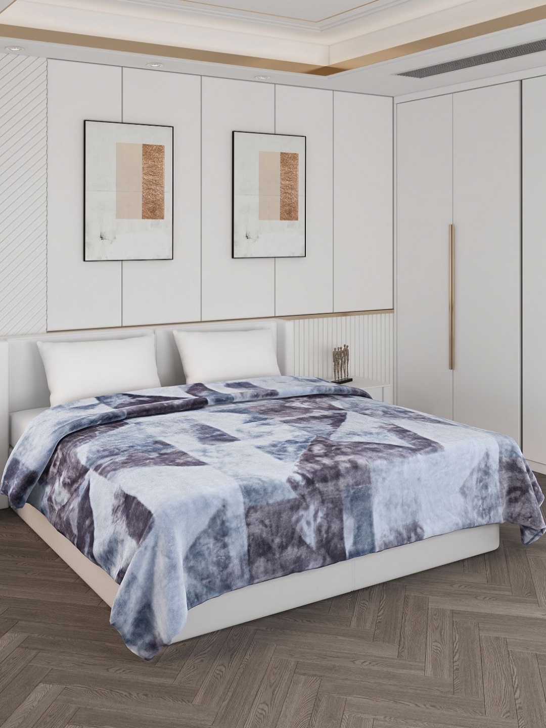 

Monte Carlo Blue 900 GSM Floral Heavy Winter Double Bed Blanket
