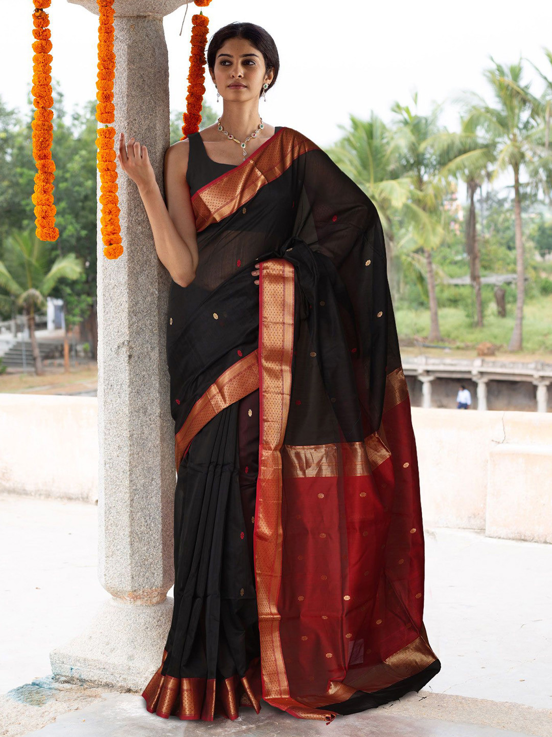 

Unnati Silks Woven Design Zari Handloom Maheshwari Saree, Black