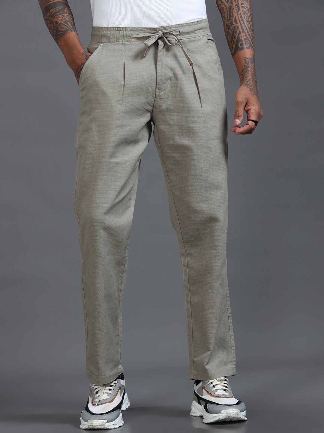 

The Roadster Lifestyle Co Men Mid-Rise Relaxed Fit Trousers, Lime green