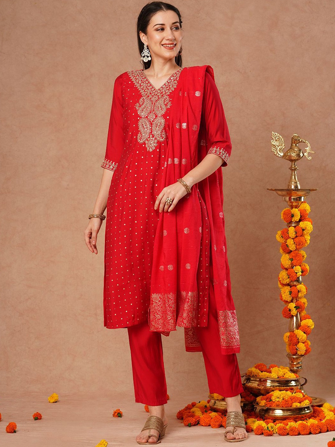 

FASHOR Ethnic Motifs Embroidered Beads and Stones Straight Kurta With Trousers & Dupatta, Red