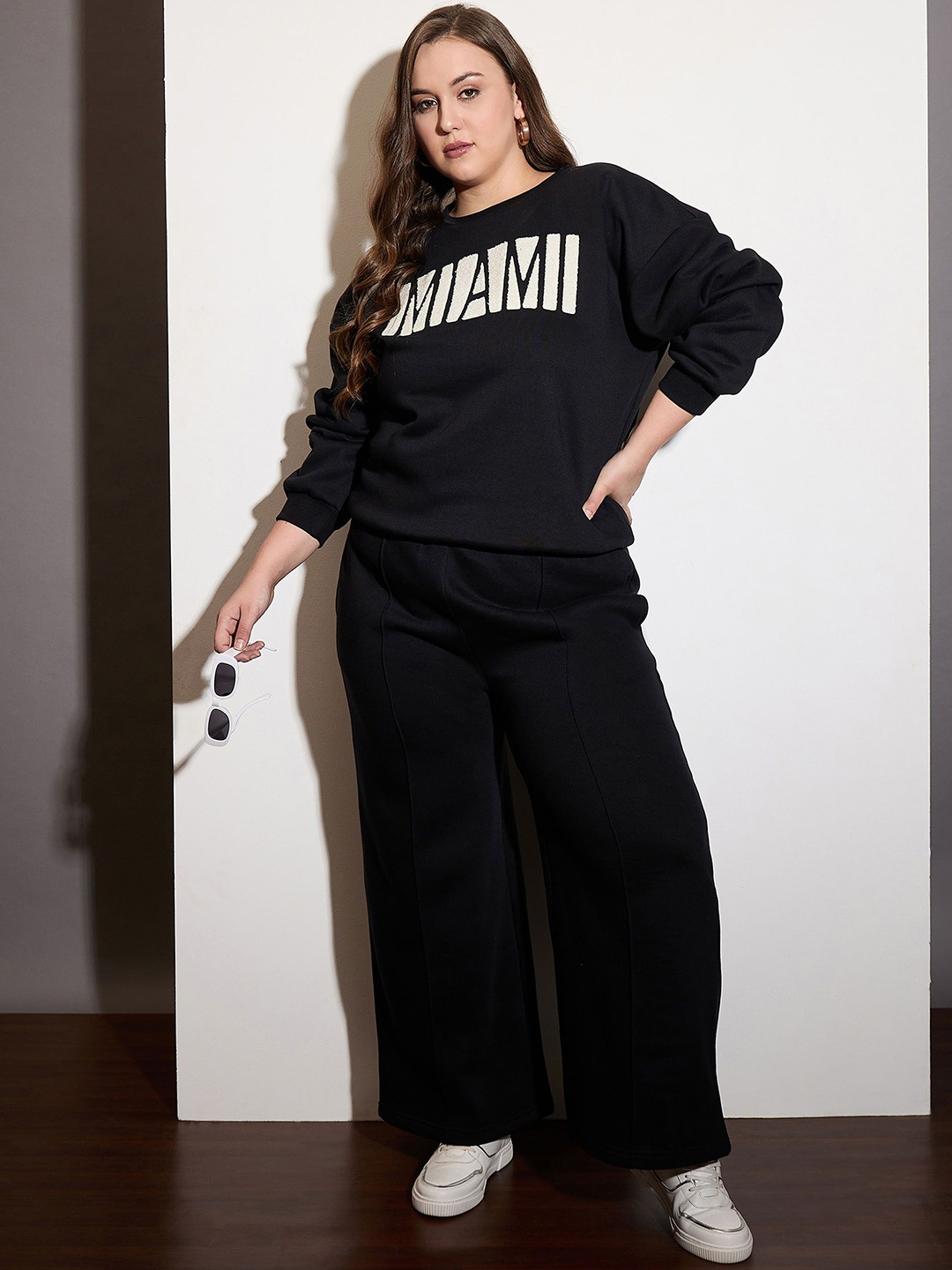 

SASSAFRAS Typography Printed Fleece Sweatshirt With Track Pant, Black