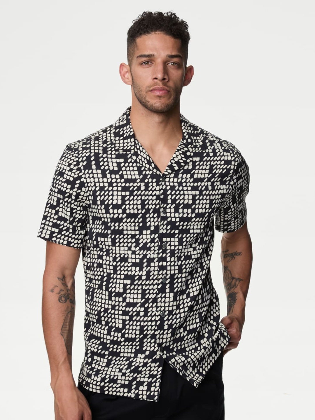 

Marks & Spencer Men Floral Opaque Printed Casual Shirt, Black