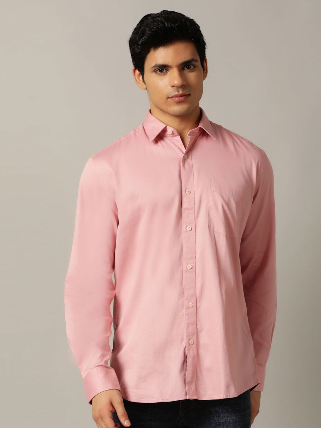 

JADE BLUE Men Spread Collar Solid Cotton Casual Shirt, Pink