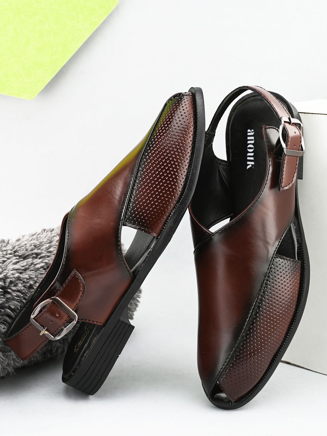 

Anouk Men Shoe-Style Sandals, Brown
