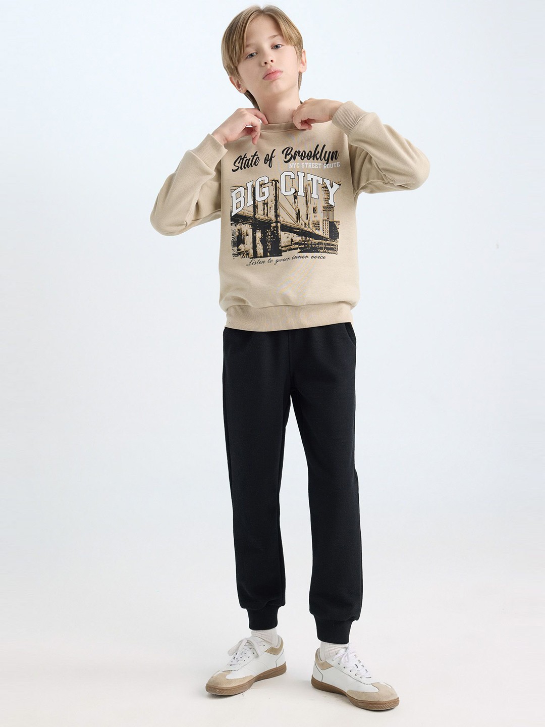 

DeFacto Boys Round Neck Printed Sweatshirt with Joggers, Beige