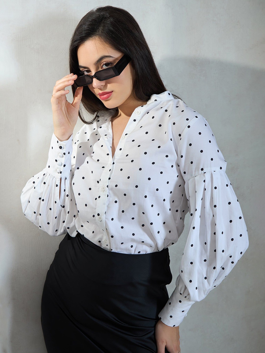 

Virgio Women Cotton Mandarin Neck Regular Length Printed Puff Shirt, Black