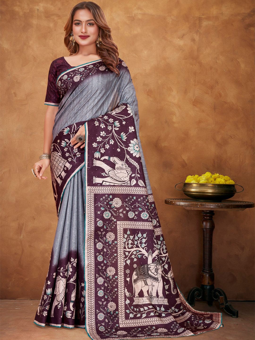 

CHUDIYA Floral Printed Tussar Saree, Grey