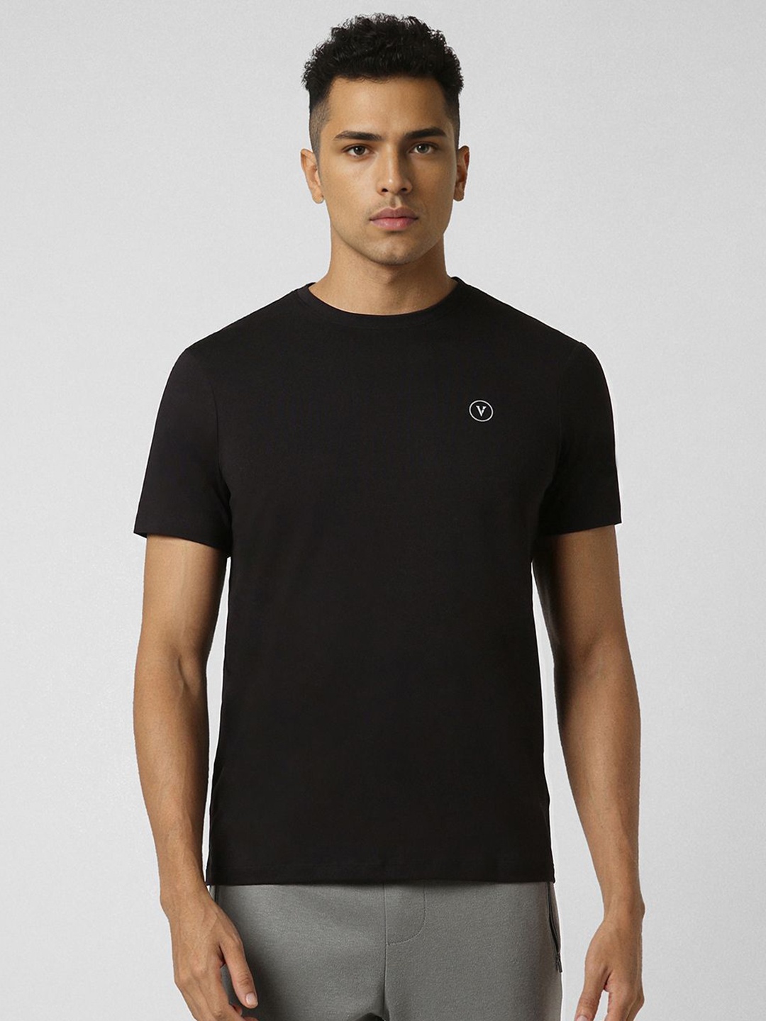 

Van Heusen Flex Men Applique Slim Fit T-shirt, Black