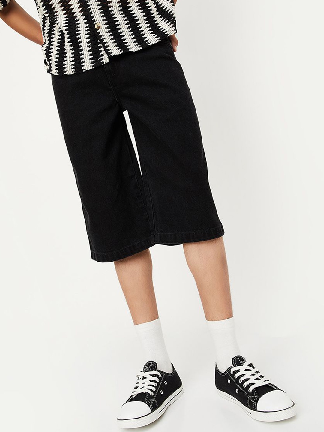 

max Boys Mid-Rise Regular Fit Denim Shorts, Black