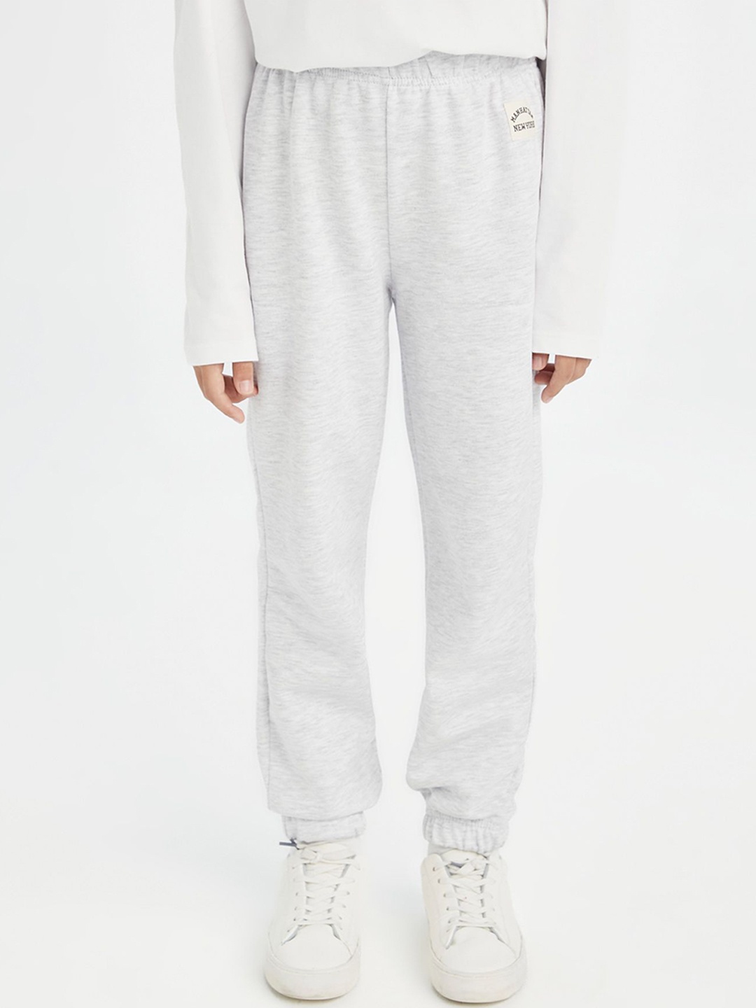 

DeFacto Girls Regular Fit Mid Rise Joggers, Grey