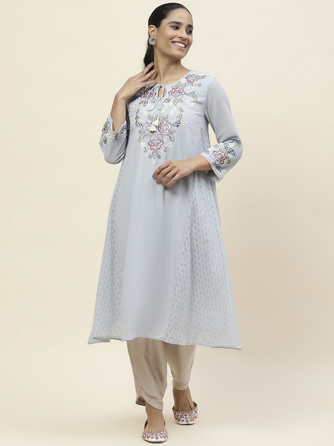 

Lakshita Floral Embroidered Tie-Up Neck Kurta, Blue