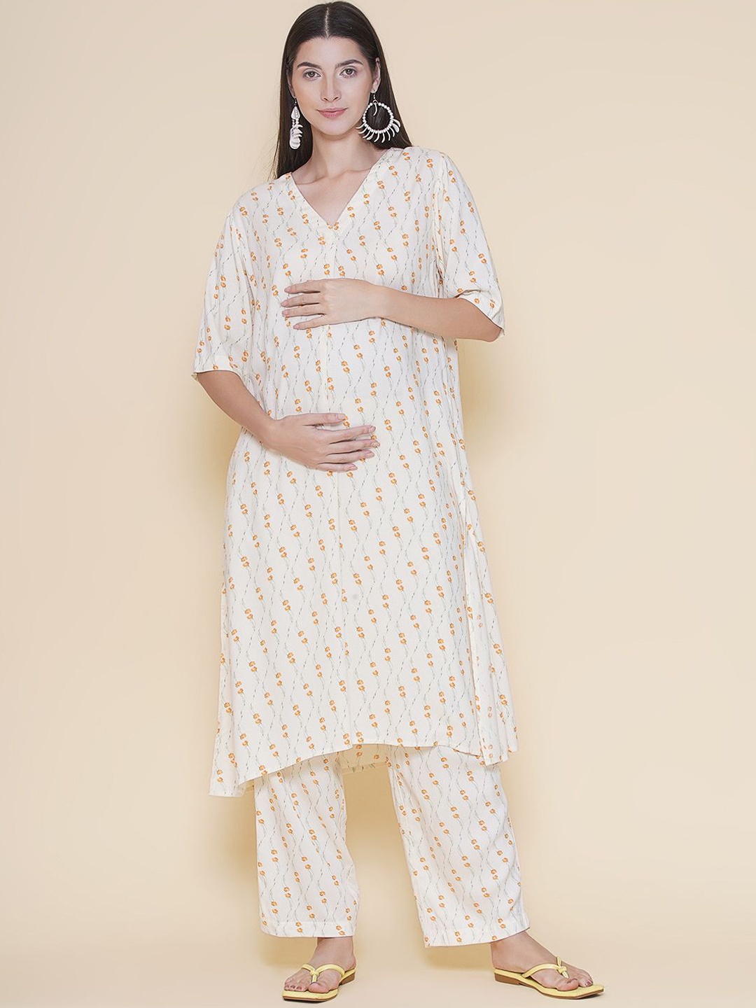 

Mine4Nine Floral Printed V-Neck Maternity Straight Kurta With Trousers, Cream