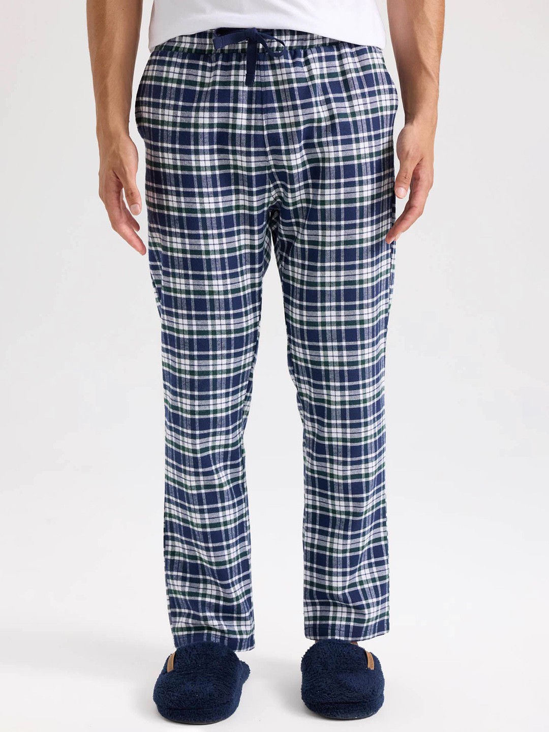 

DeFacto Men Checked Cotton Trousers, Na