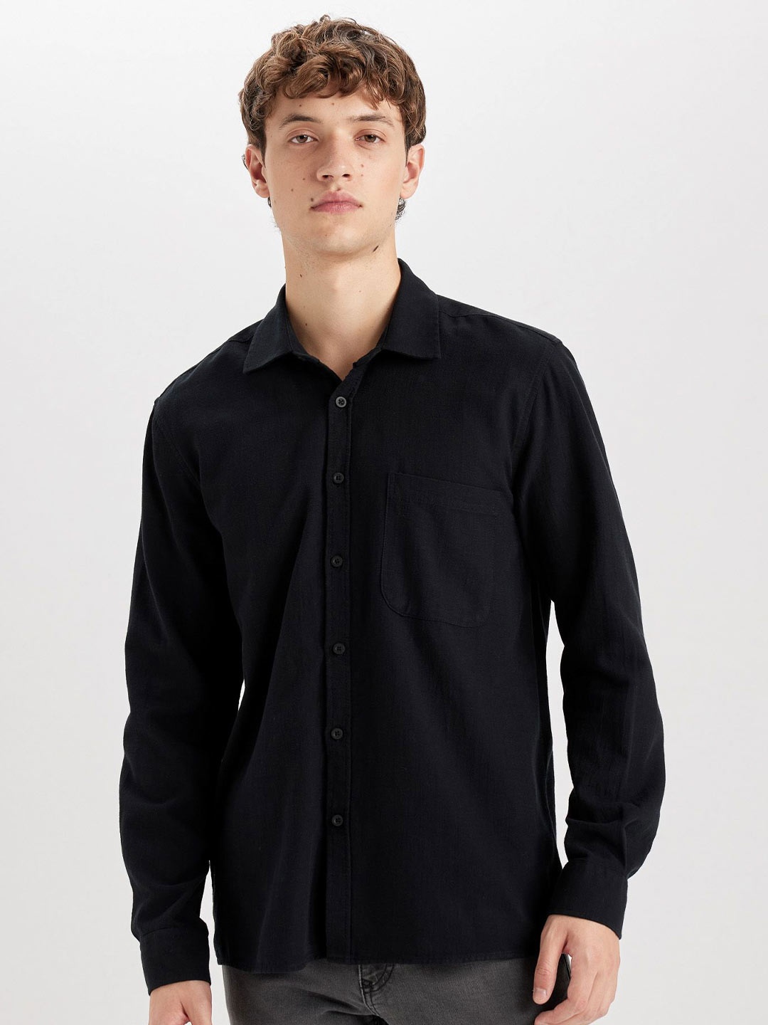 

DeFacto Men Opaque Casual Shirt, Na