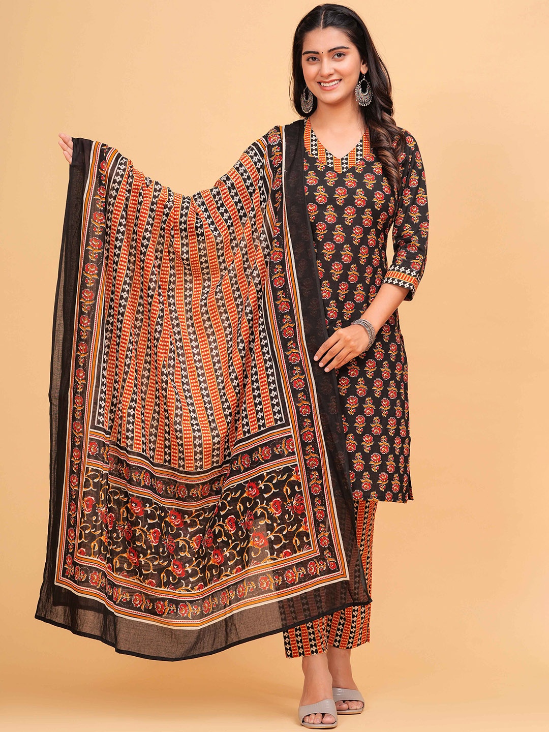

TANISHA Floral Printed V-Neck Straight Kurta with Trousers & Dupatta, Black