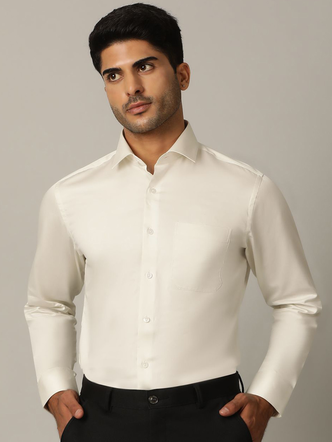 

METAL Men Spread Collar Solid Cotton Slim Fit Formal Shirt, Off white