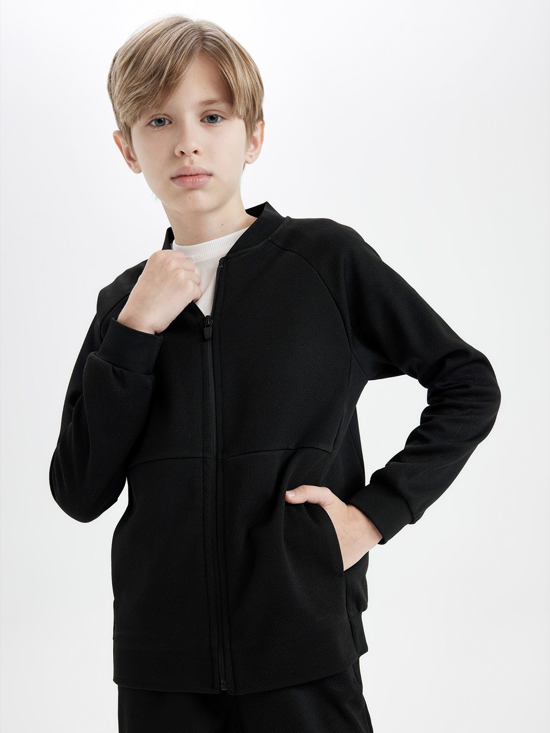 

DeFacto Boys Round Neck Cardigan, Black