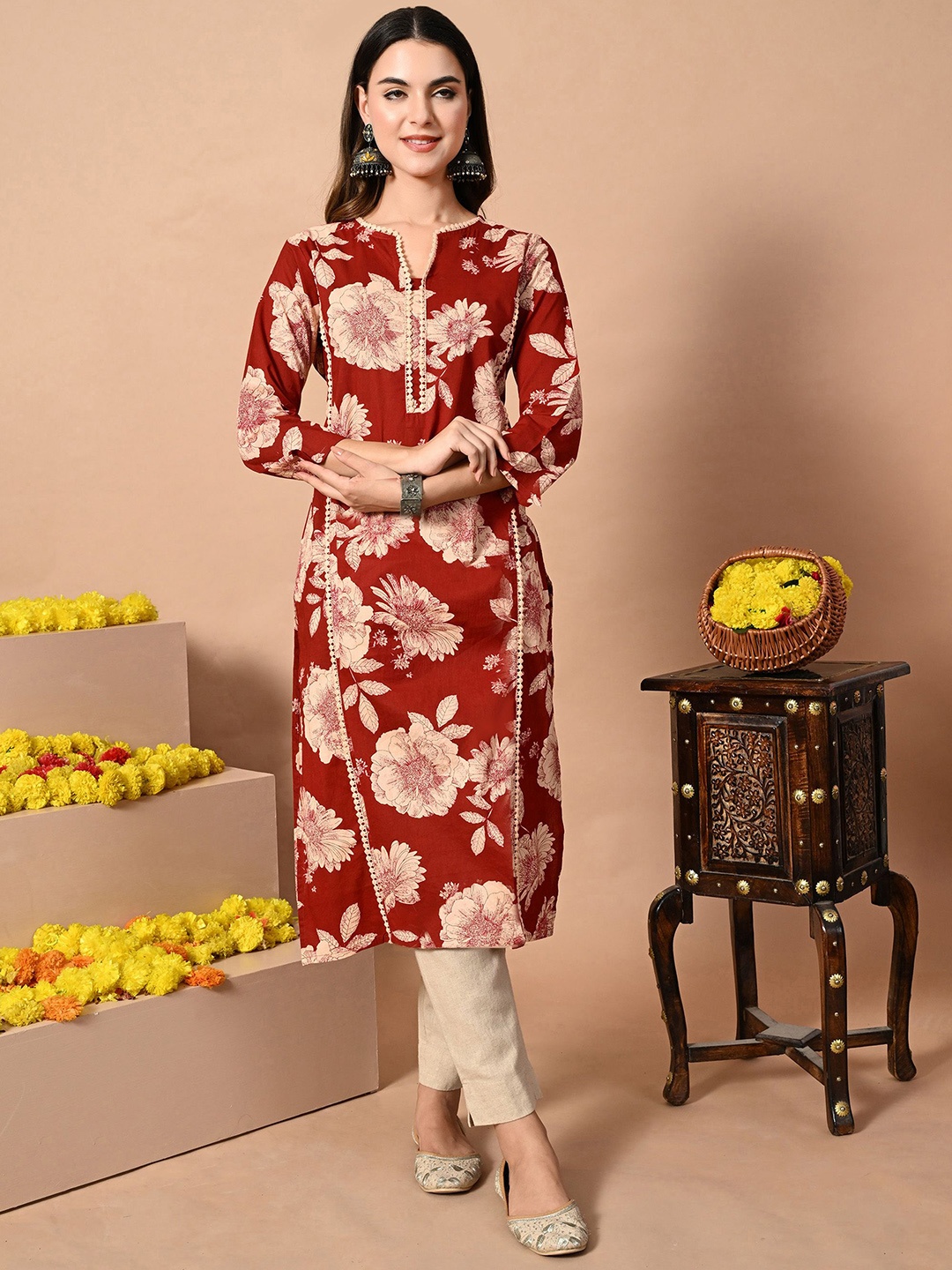 

KALINI Floral Printed Panelled Kurta, Maroon
