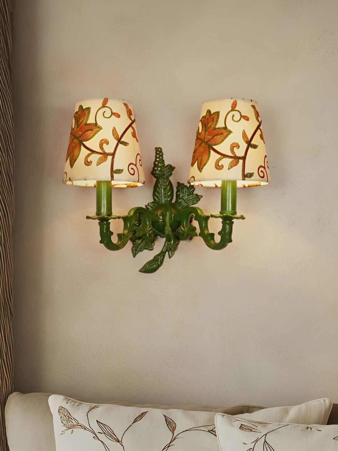 

Fos Lighting Green & White Kashida Printed Velvet Frustum Shaped Wall Lamp
