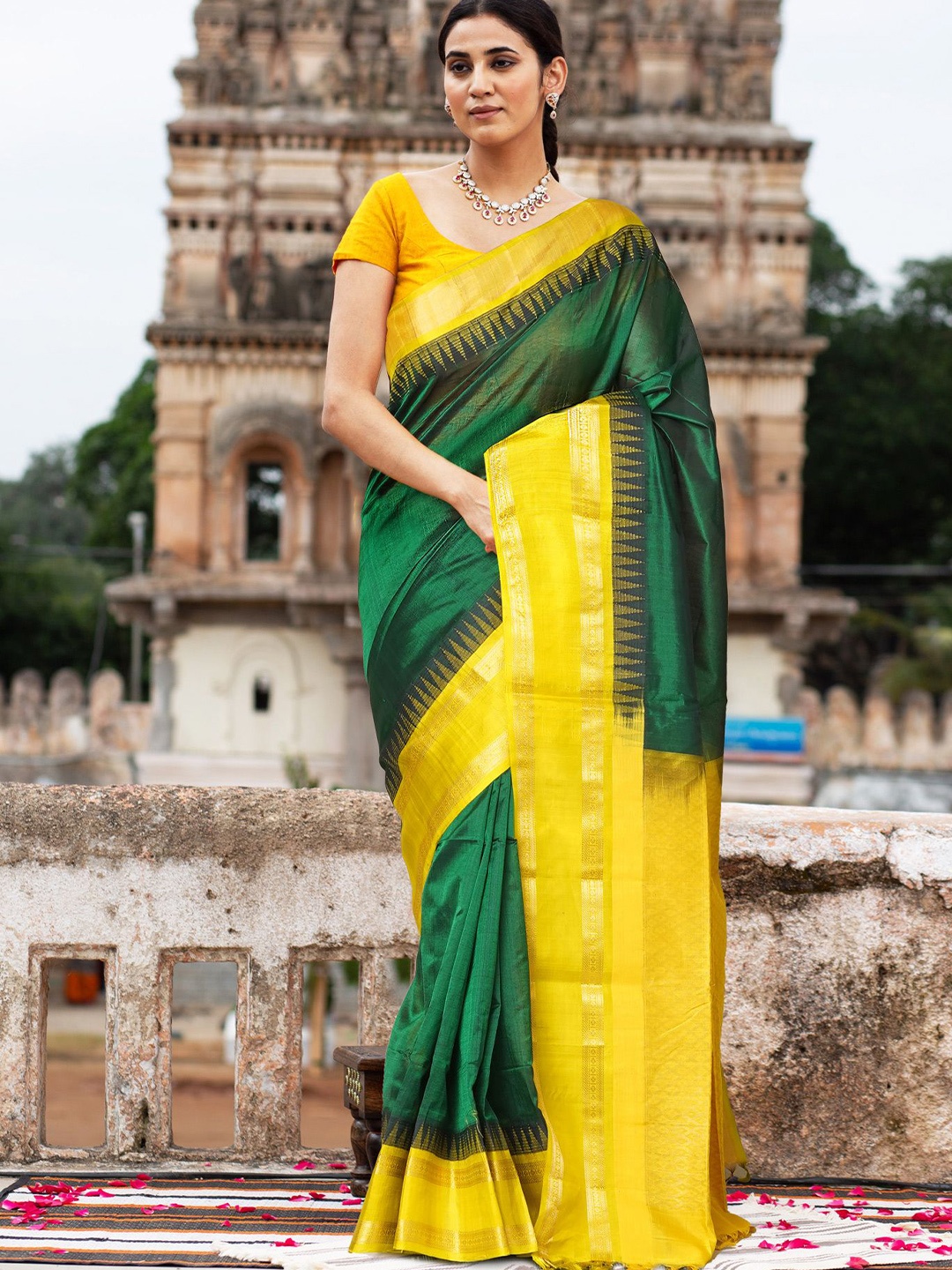 

Unnati Silks Zari Handloom Traditional Kanjeevaram Saree, Green