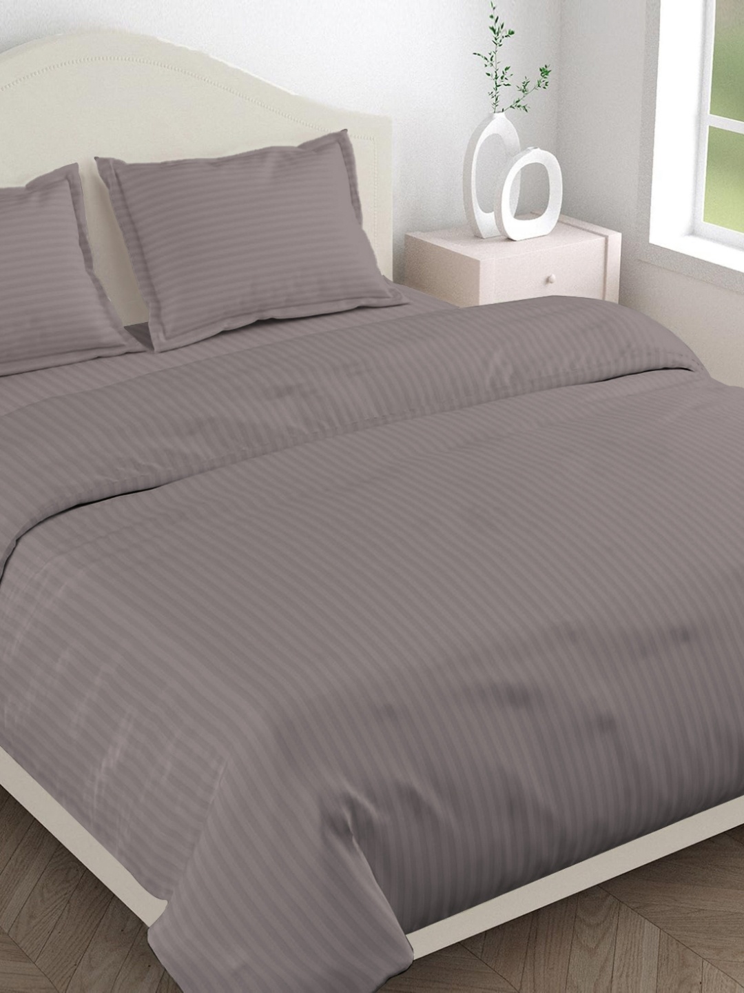 

Star Weaves Grey Striped 300 TC Cotton Queen Fitted Bedsheet & 2 Pillow Cover 1.52 x 1.98m