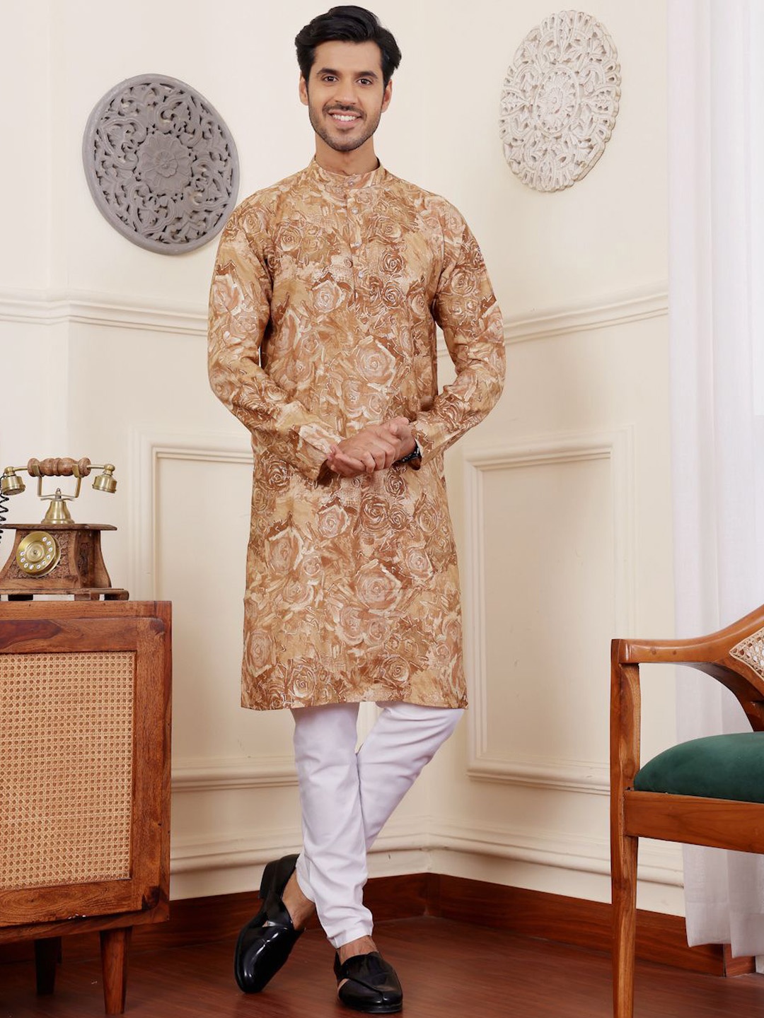 

Rawayi Floral Printed Mandarin Collar Straight Kurta, Brown