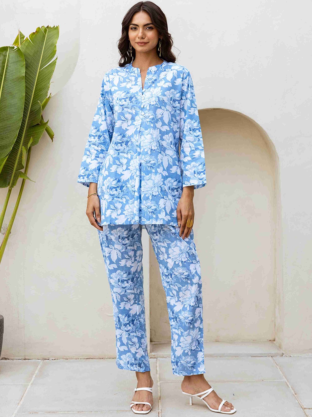 

HUKUM Floral Printed Mandarin Collar Three-Quarter Sleeves Pure Cotton Top With Trouser, Blue