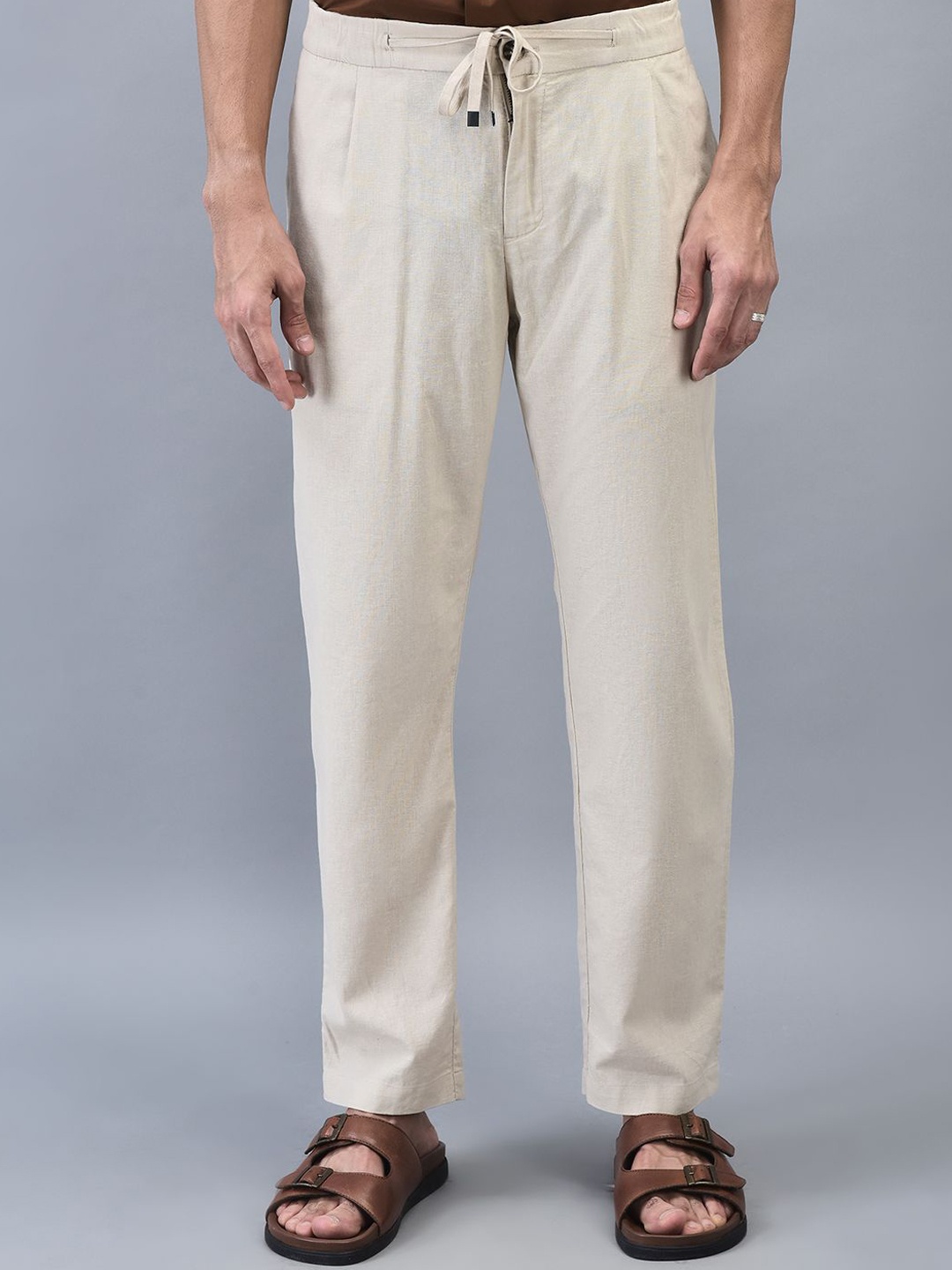 

Woodland Men Regular Fit Mid-Rise Trousers, Off white