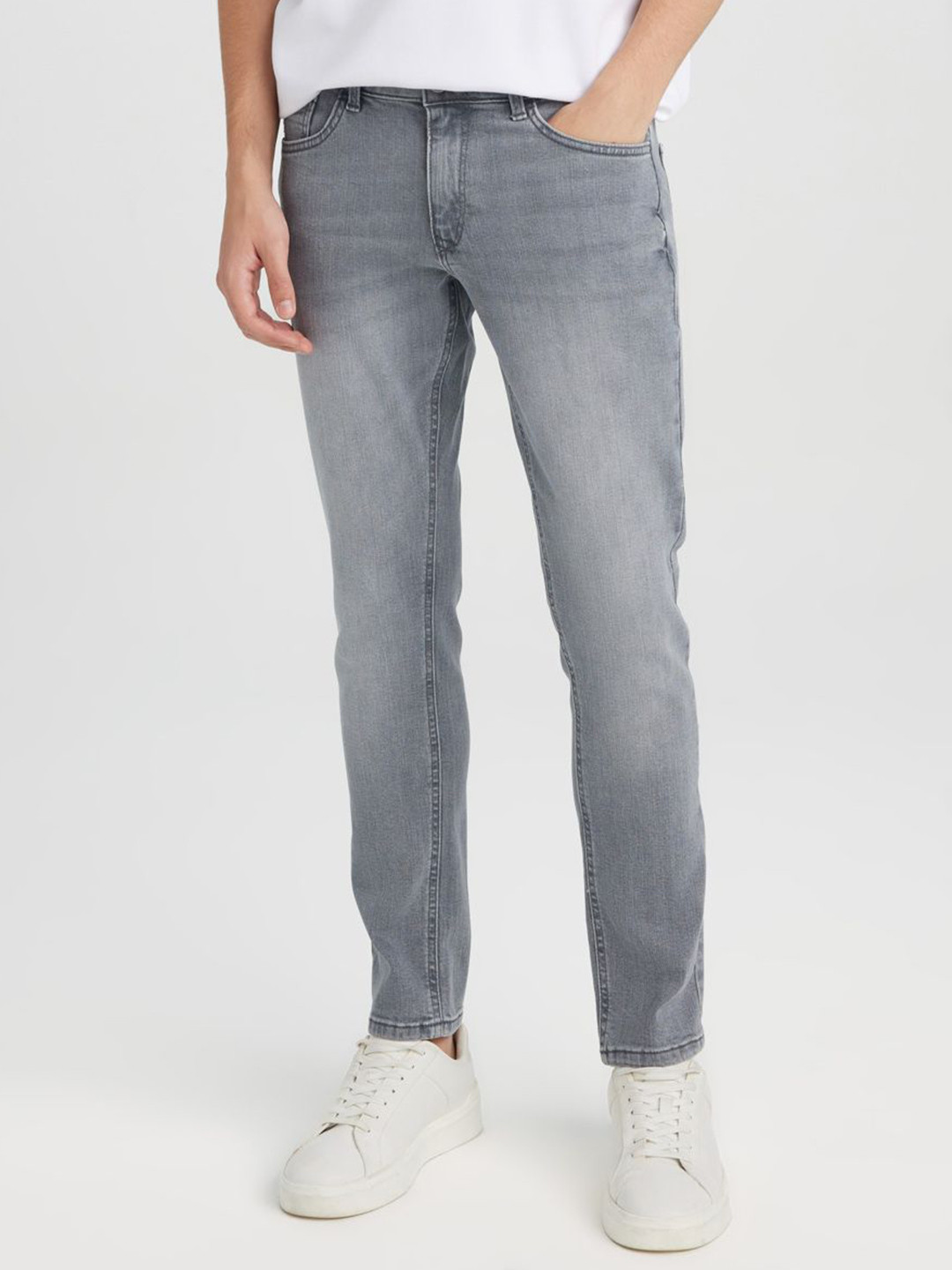 

DeFacto Men Cotton Mid-Rise Regular Trousers, Na