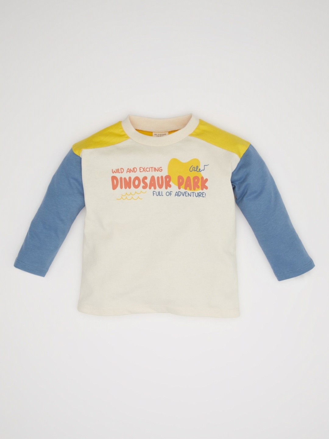

DeFacto Boys Printed V-Neck Applique T-shirt, Na
