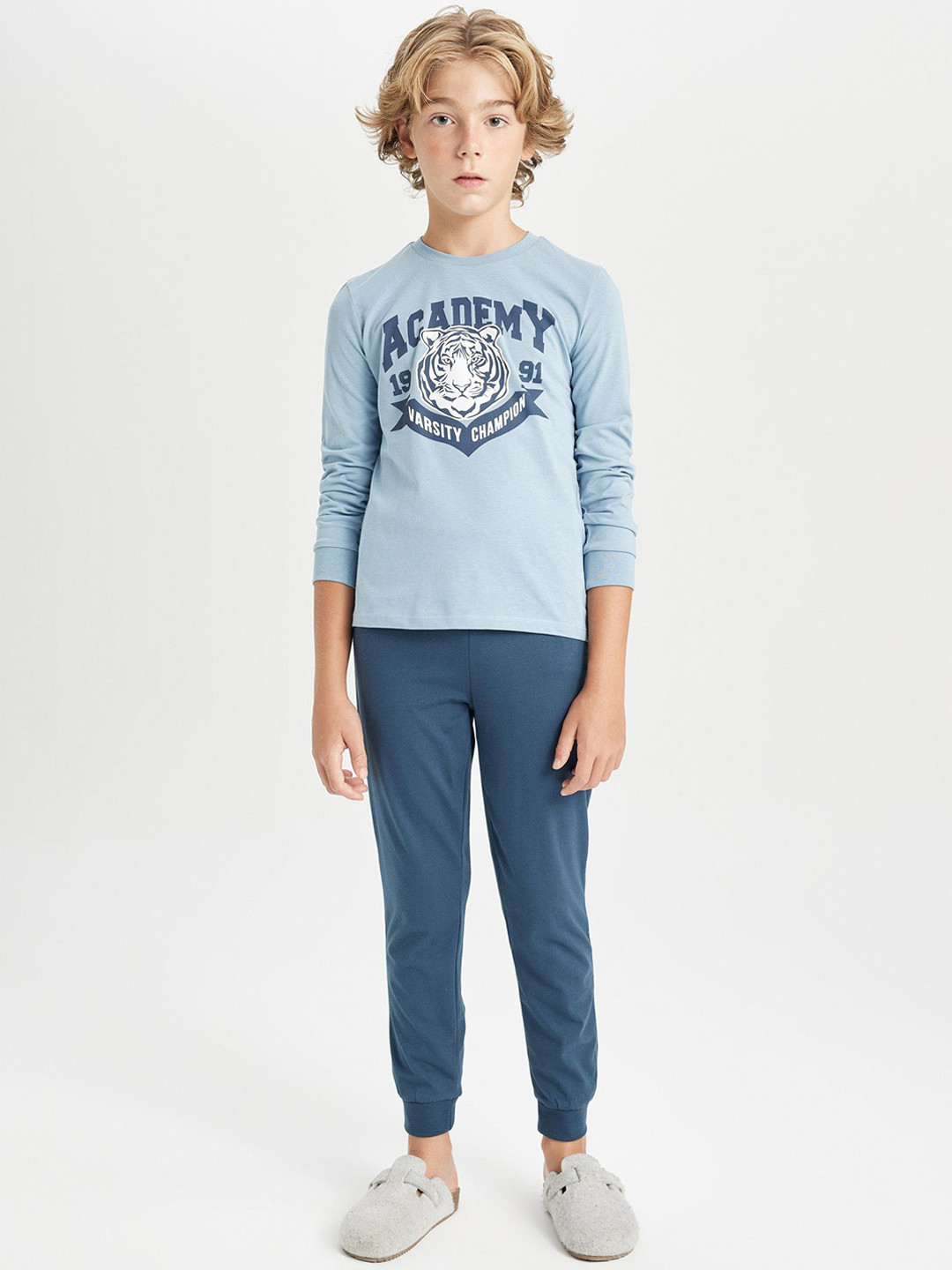 

DeFacto Boys Printed Pure Cotton T-Shirt & Joggers Night Suit, Blue