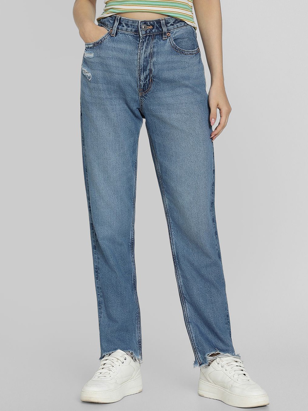 

AMERICAN EAGLE OUTFITTERS Women Low Distress Light Fade Jeans, Blue