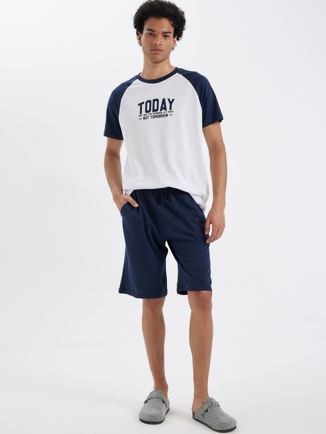 

DeFacto Round Neck Typography Printed Pure Cotton T-shirt with Shorts, Navy blue