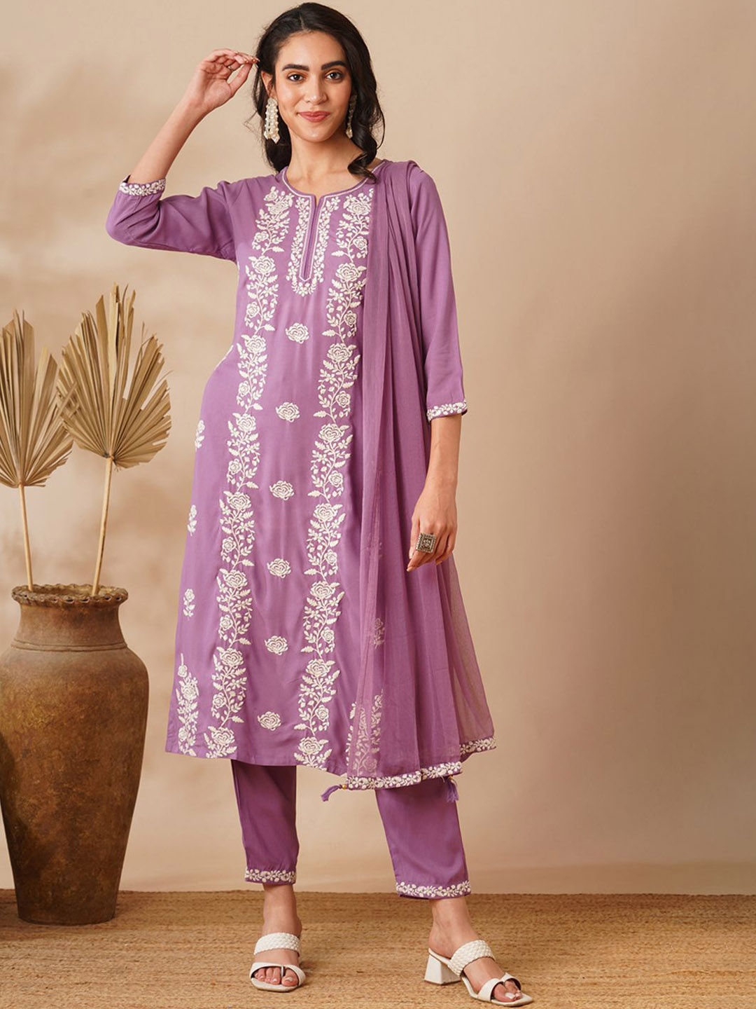 

FASHOR Floral Embroidered Straight Kurta With Trousers & Dupatta, Purple