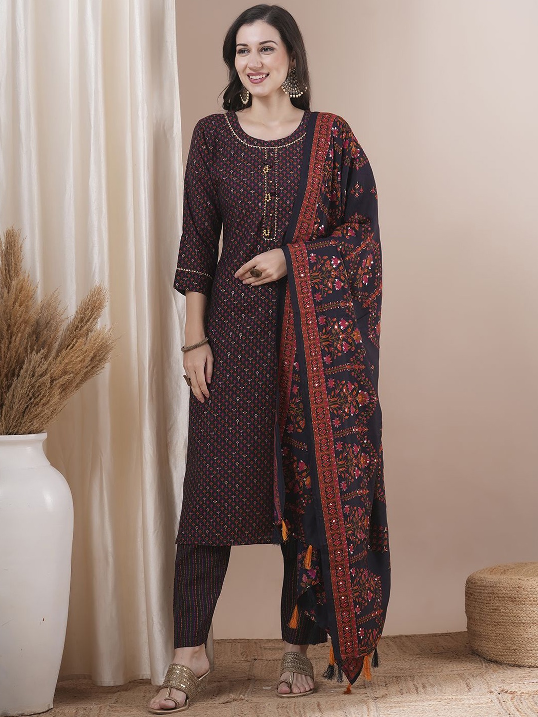 

FASHOR Floral Printed Straight Kurta with Trousers & Dupatta, Black