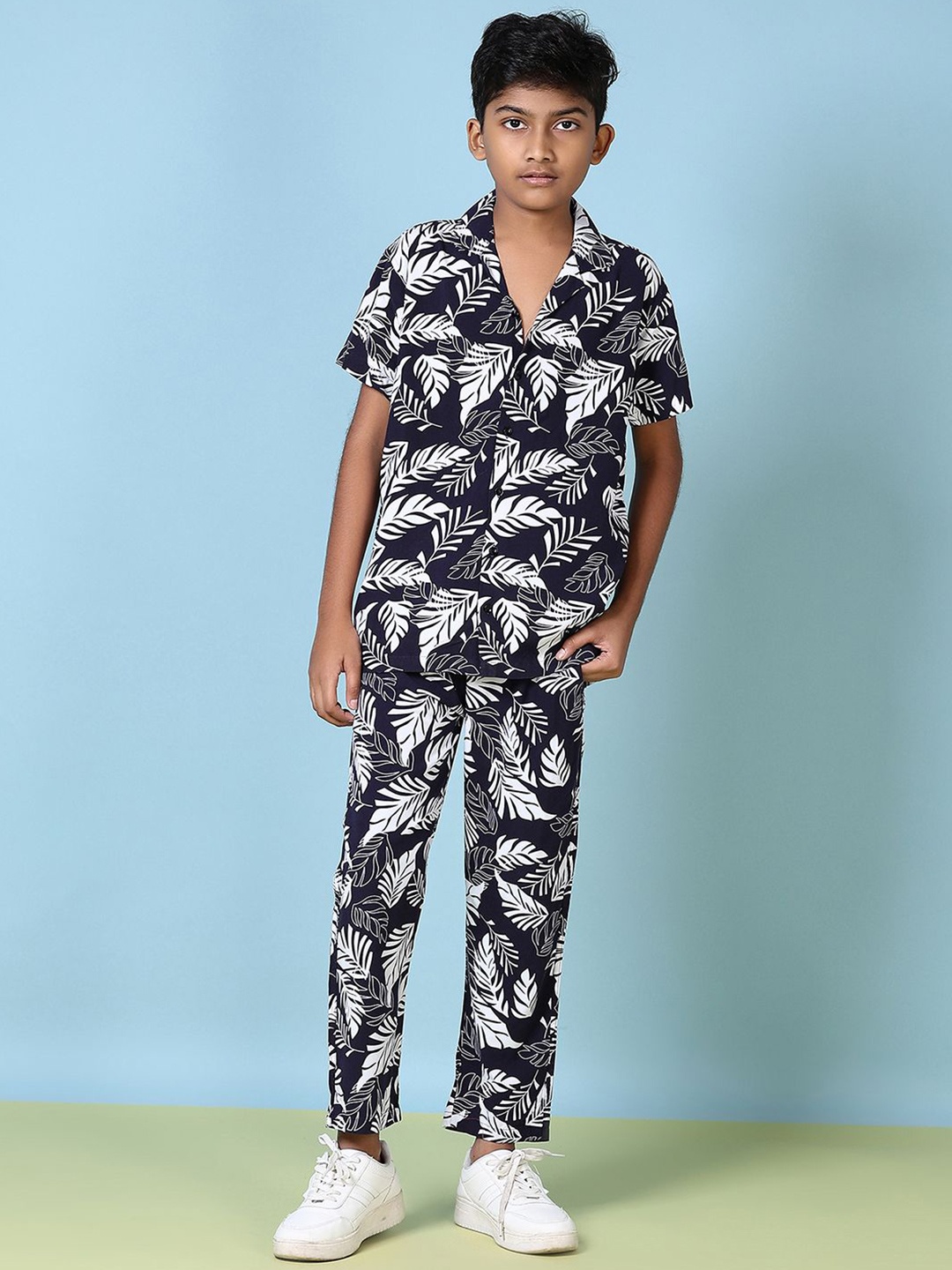 

V-Mart Boys Floral Printed Lapelled Collar Casual Shirt With Trousers, Navy blue