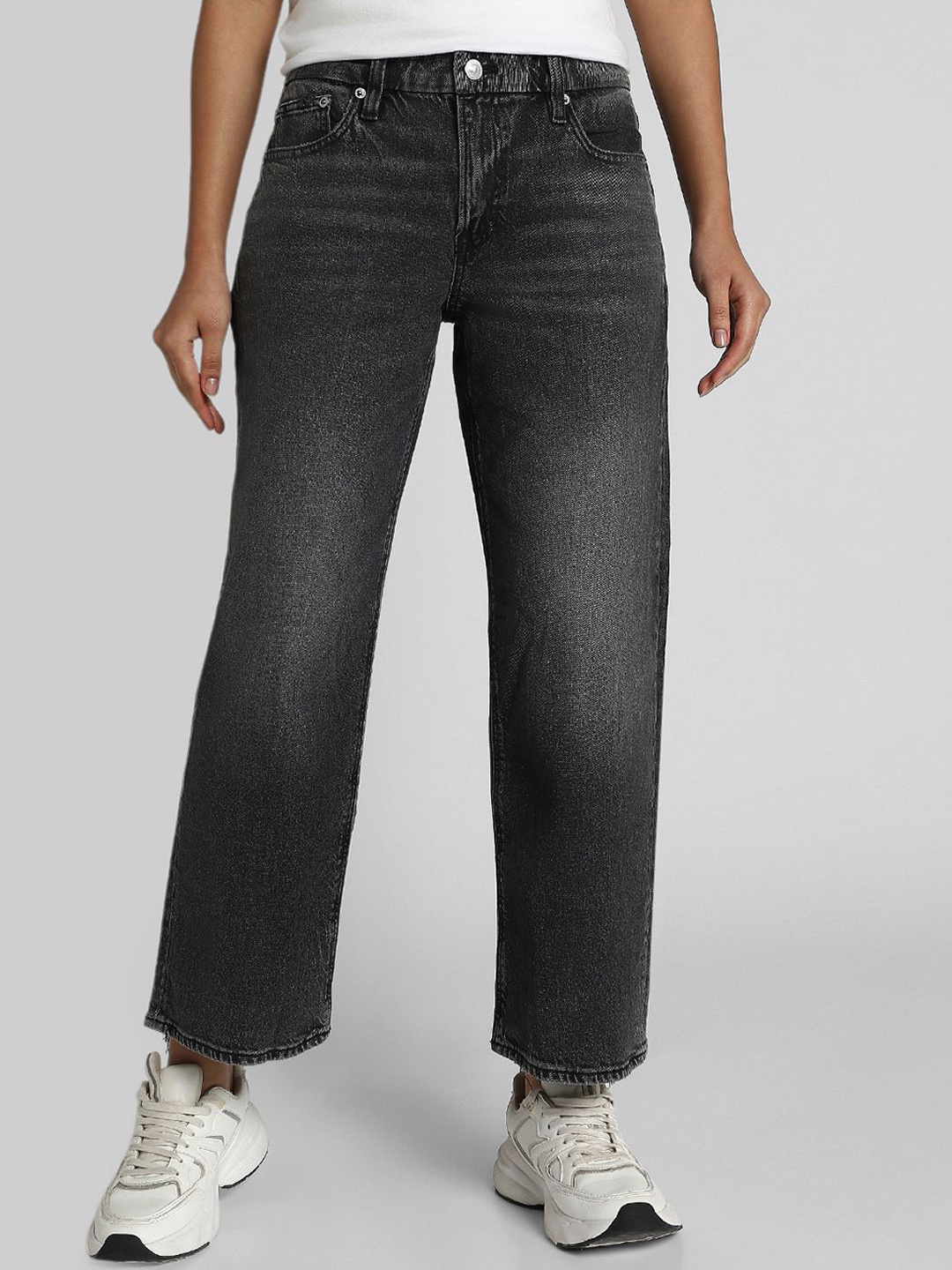 

AMERICAN EAGLE OUTFITTERS Women Mid-Rise Heavy Fade Jeans, Grey