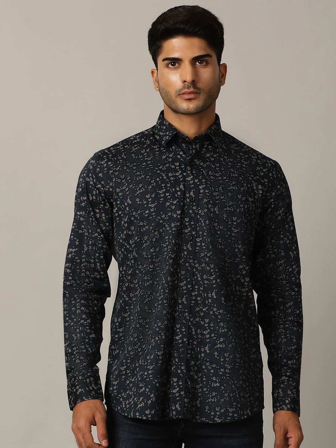 

JADE BLUE Men Spread Collar Floral Printed Cotton Casual Shirt, Black